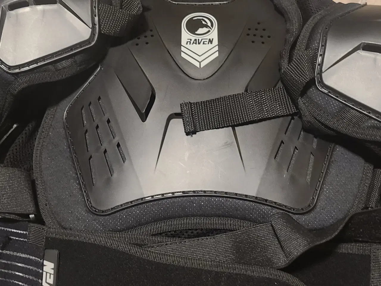 Billede 2 - Raven sideswipe cross brynje Str. S
