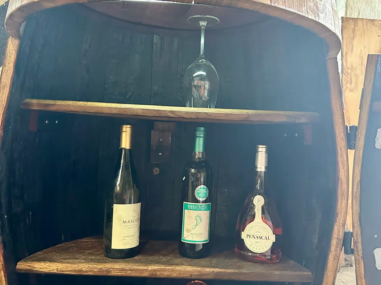 Billede 5 - Eksklusivt unika barskab af ægte vintønde