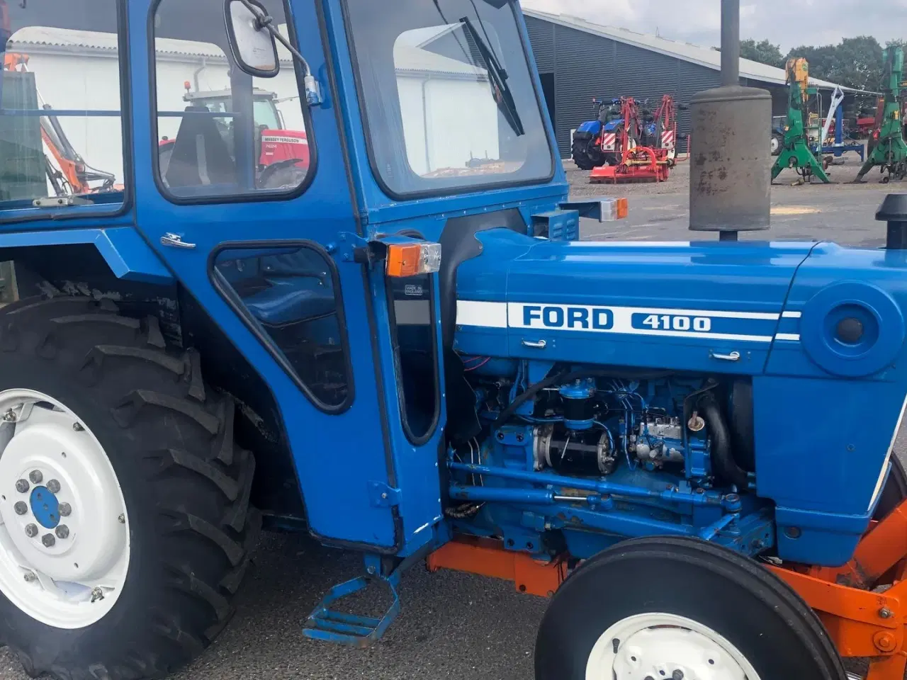 Billede 4 - Ford 4100 Med Kost og Sneskraber