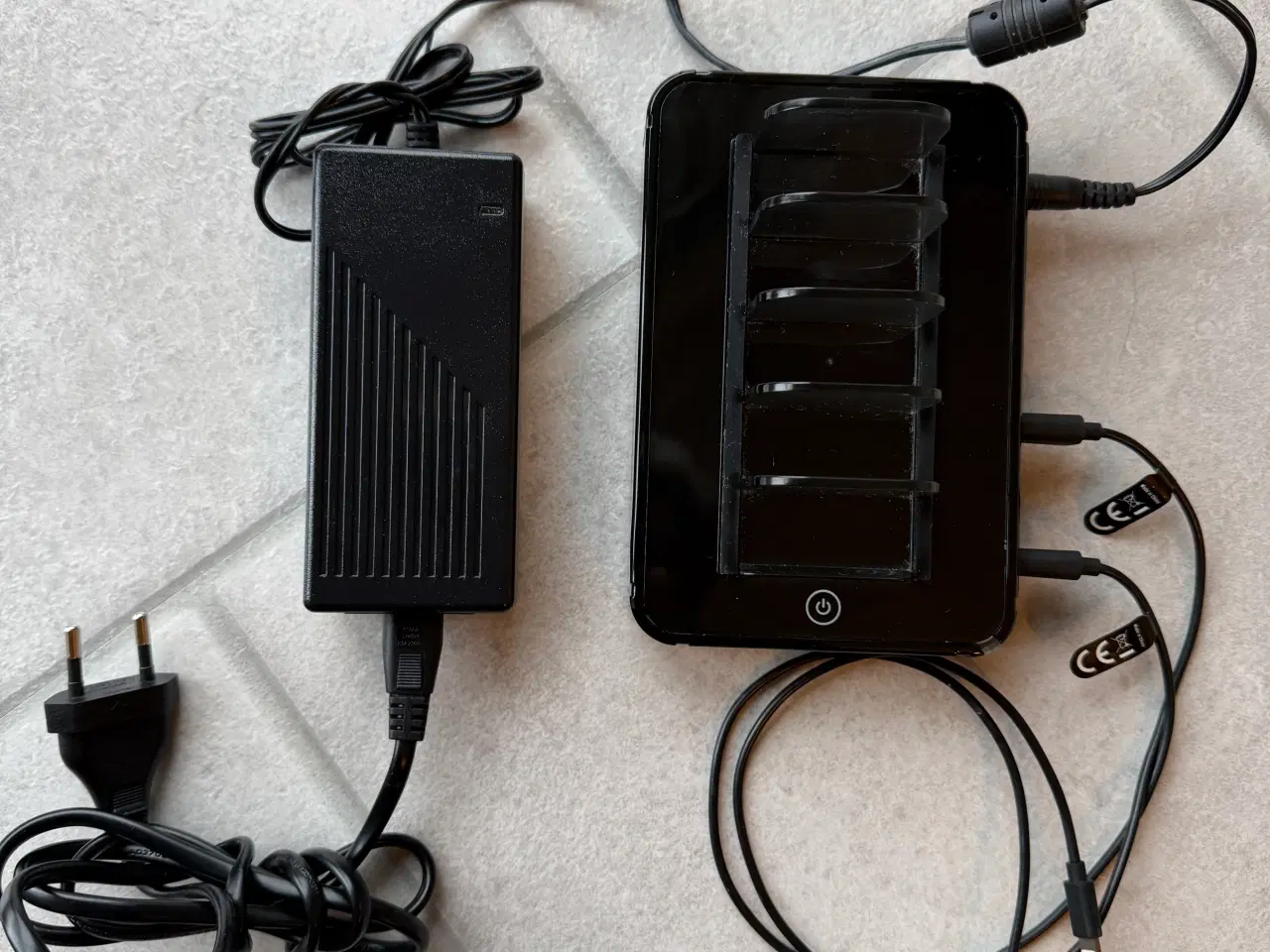 Billede 1 - Ladestation med 5 port