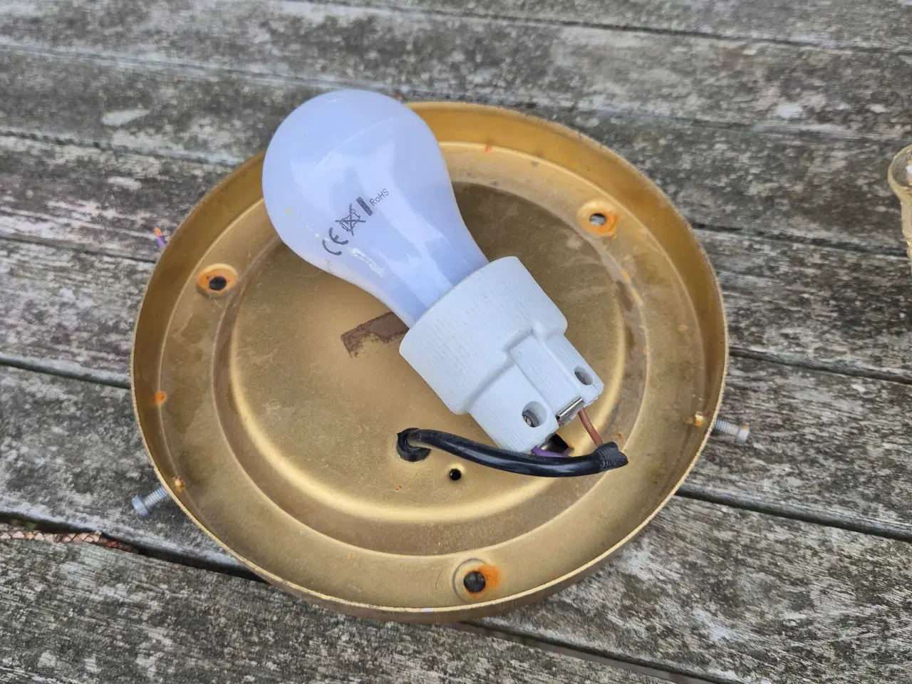 Billede 11 - Rund plafond med gylden glasskærm