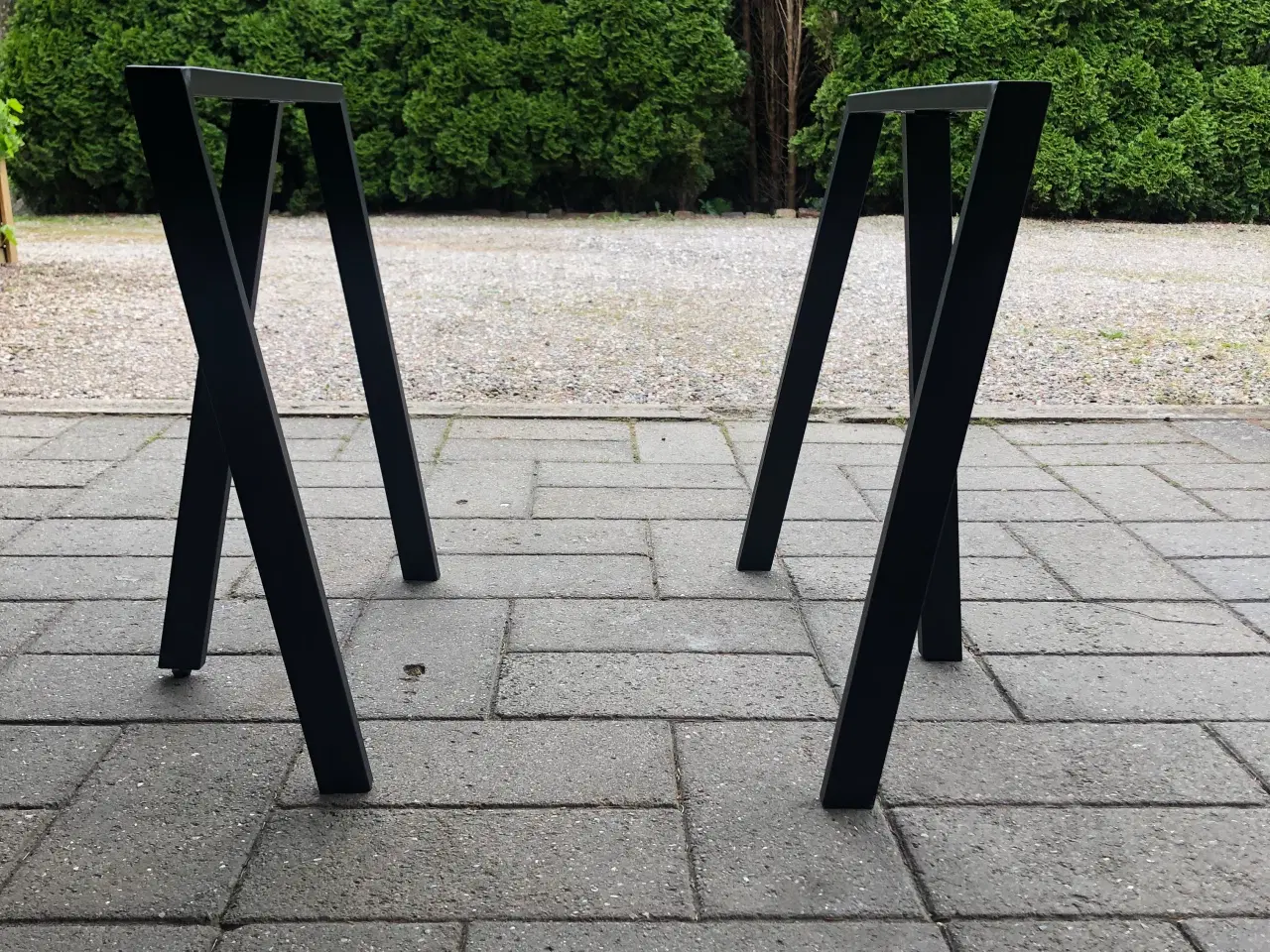 Billede 2 - Bordbukke i sort metal