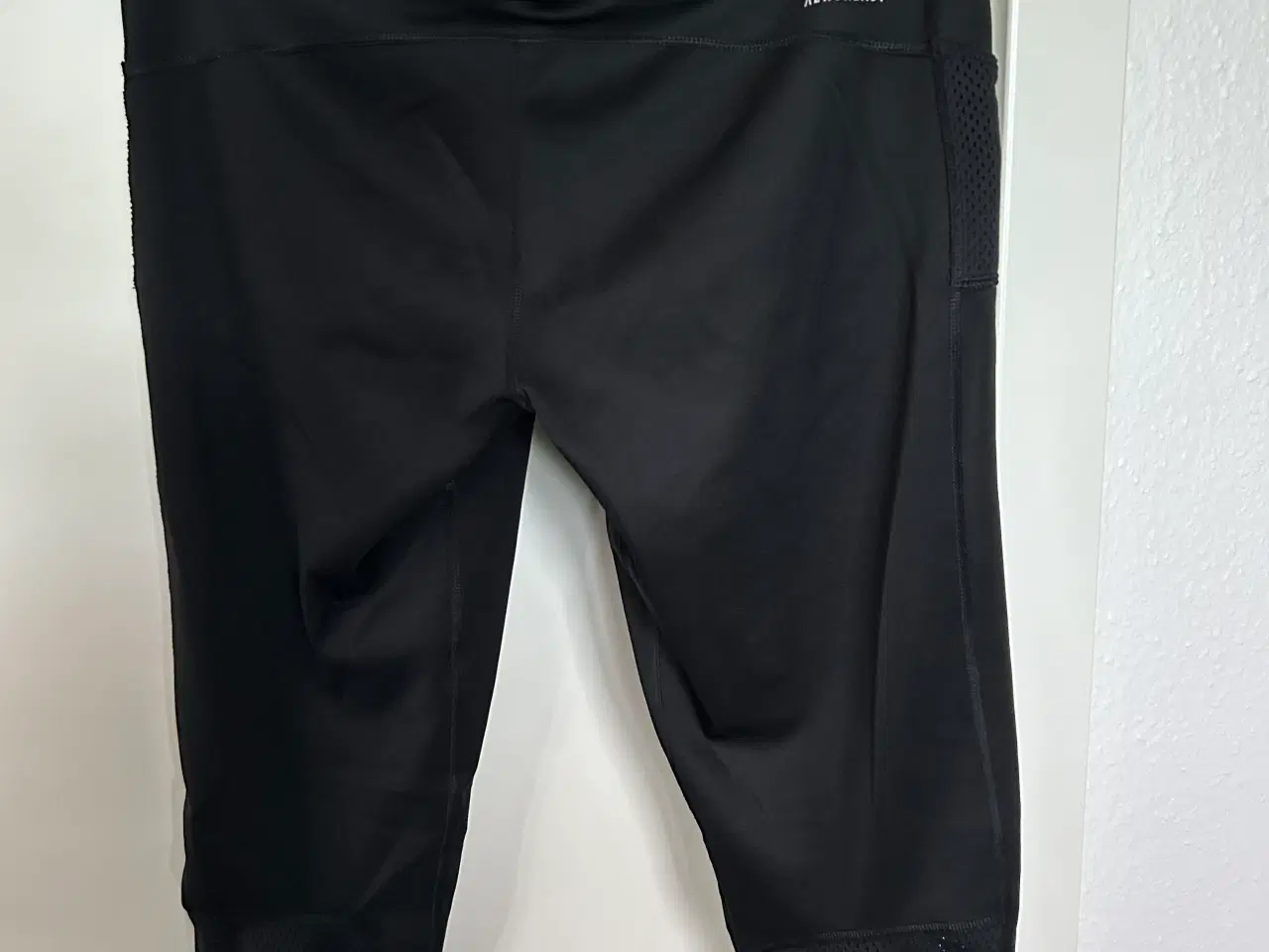 Billede 2 - Adidas løbebukser str L 