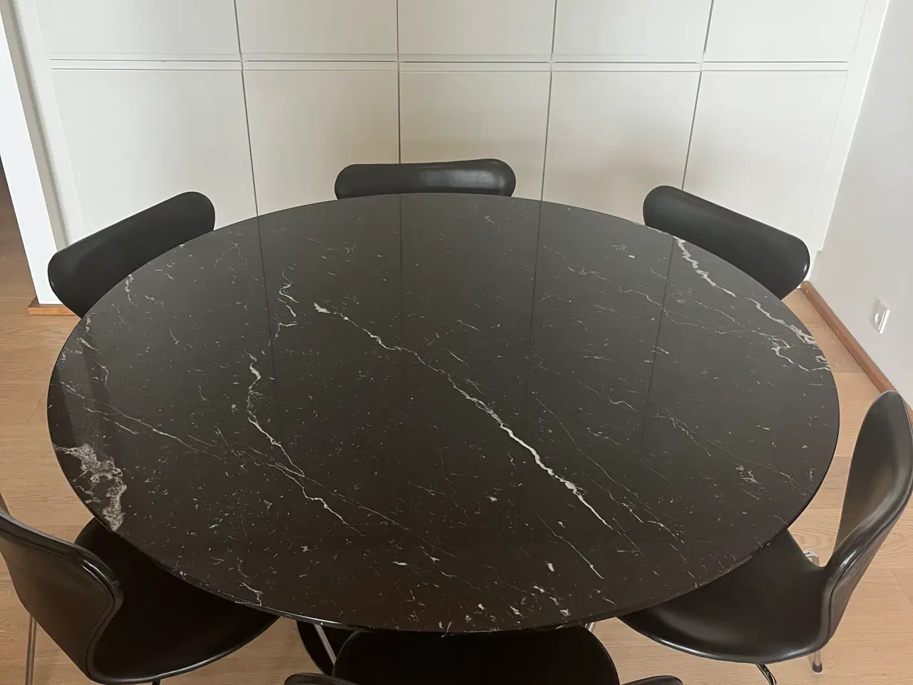 Billede 1 - Gubi marmor spisebord