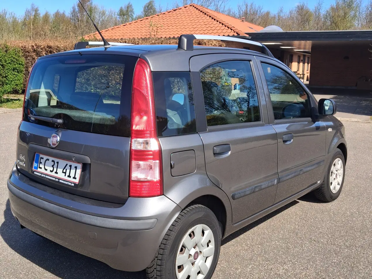 Billede 3 - Rigtig fin og pålidelig bil.