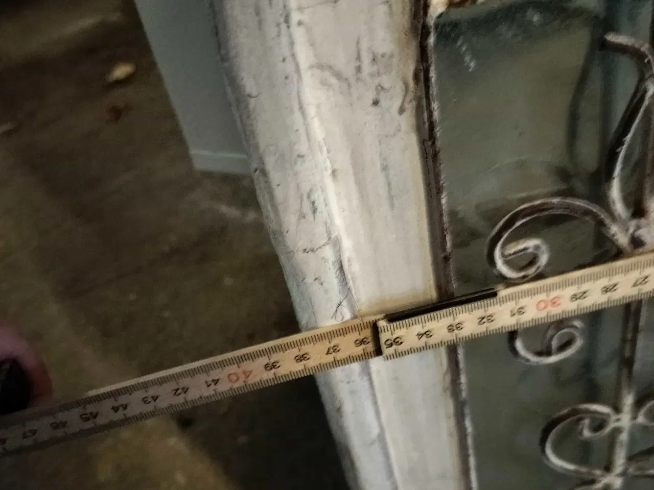 Billede 2 - Lille pyntespejl med dekoration