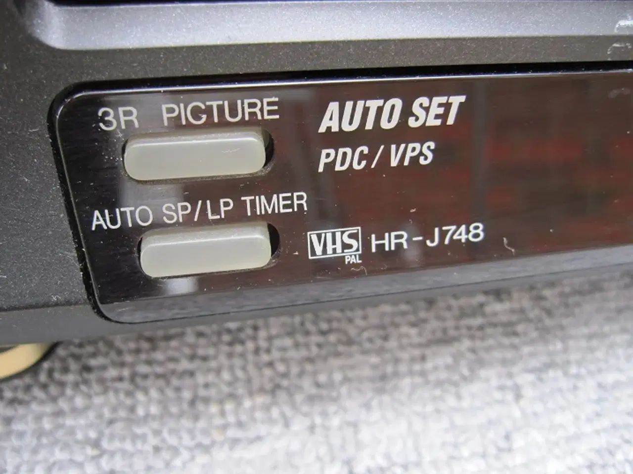 Billede 5 - VHS videomaskine, JVC, HR-J748