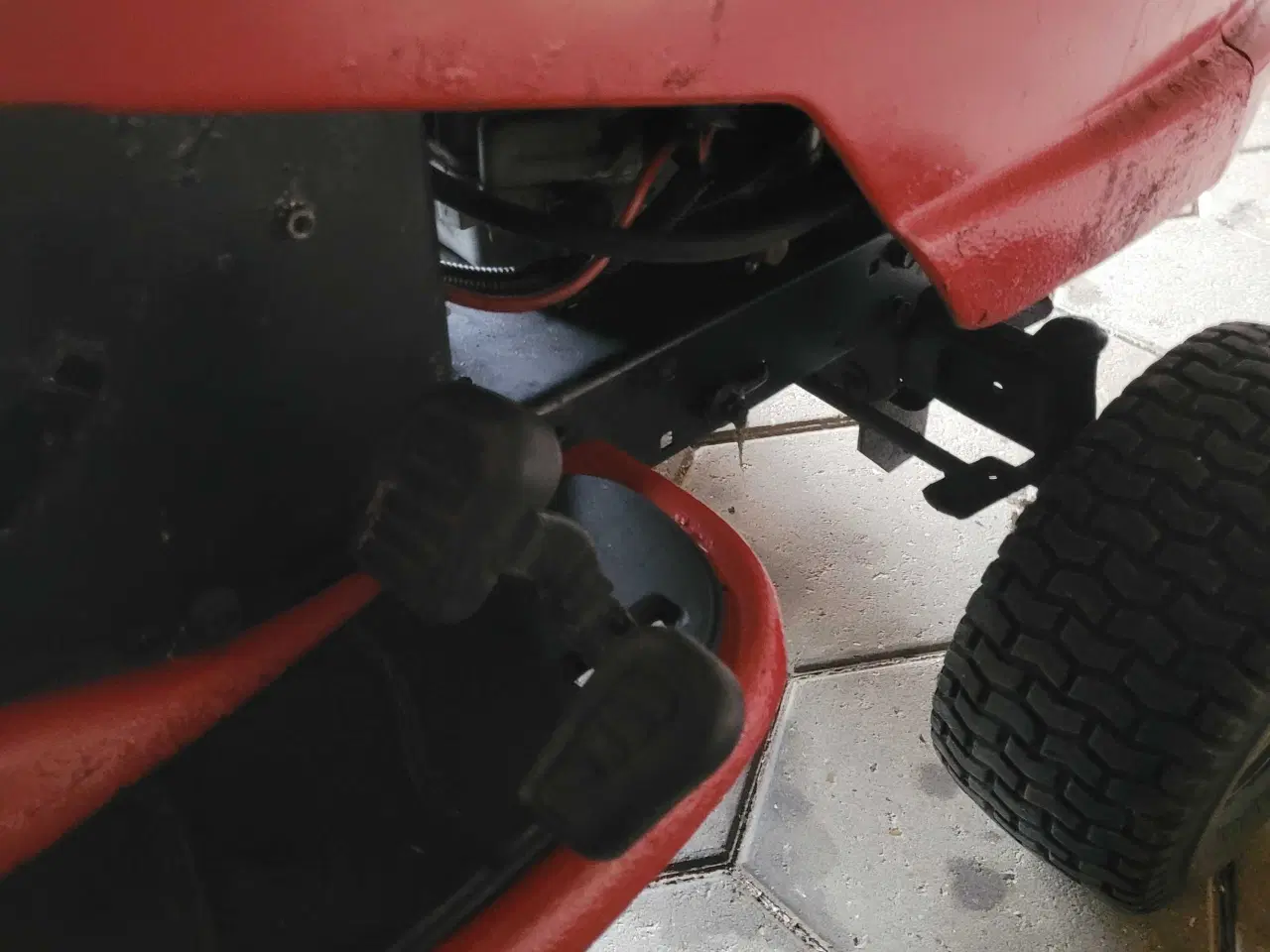 Billede 4 - Stor 2 cylinder motor, 48" klipper 