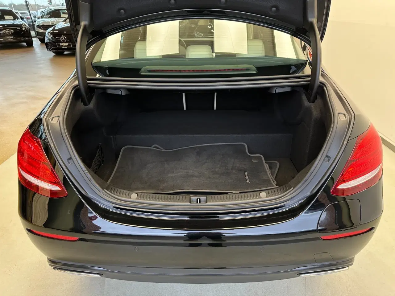 Billede 8 - Mercedes E300 de 2,0 Avantgarde aut.