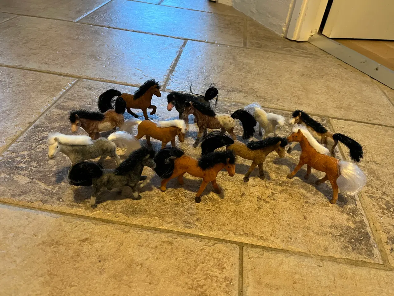 Billede 1 - Flotte legetøjheste sælges