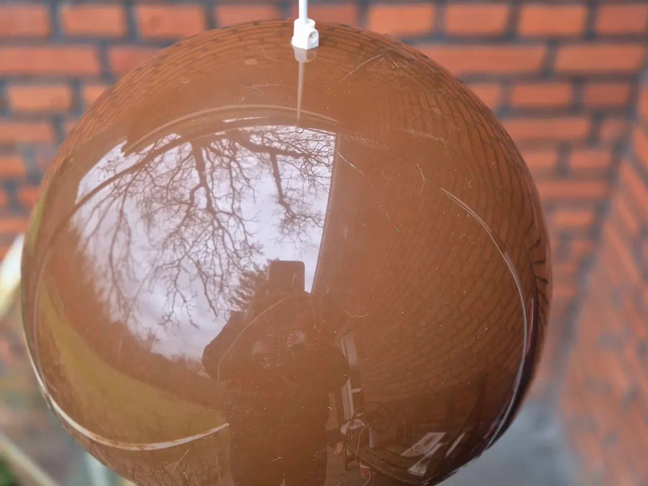 Billede 3 - Lækker chokoladebrun retrolampe i plast