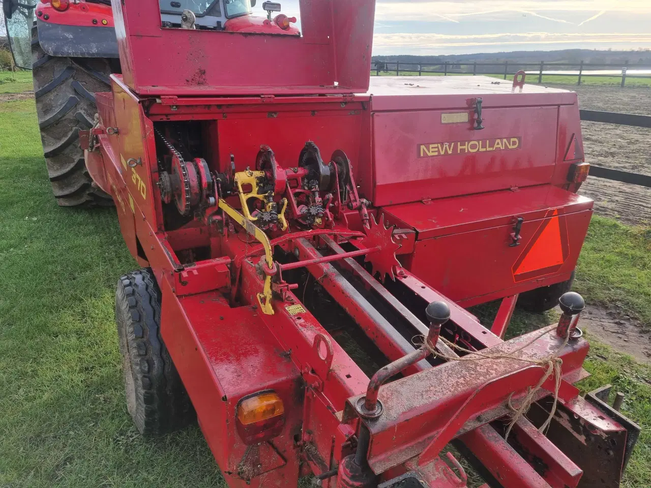 Billede 3 - NH 370 ballepresser