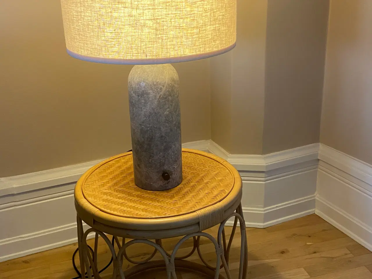 Billede 2 - Sidebord i naturflet