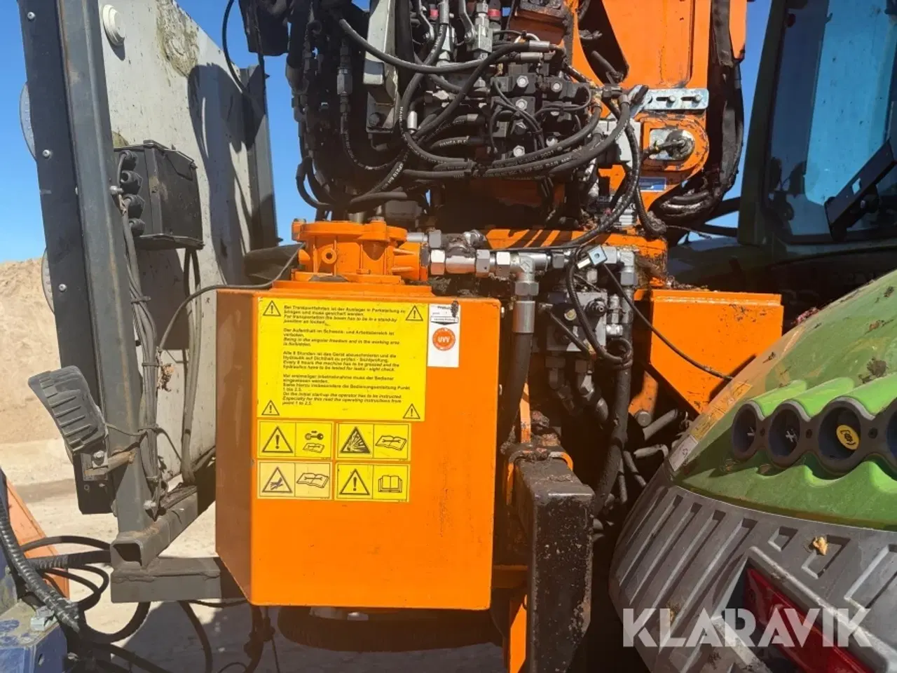 Billede 9 - Traktor Fendt 724 Vario med armklipper/rabatklipper