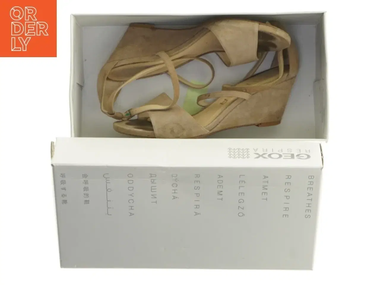 Billede 6 - Brugte beige damesandaler med hæl fra Unisa (str. 38,5 )