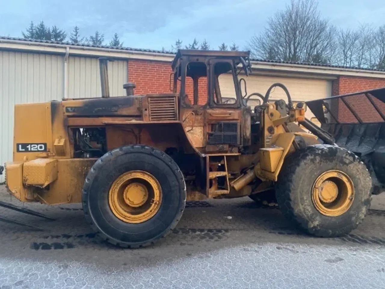 Billede 12 - Volvo L120 (Sælges i dele/For parts)