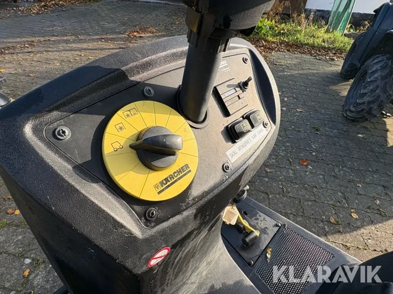 Billede 12 - Fejemaskine Karcher KM 100/100 RG