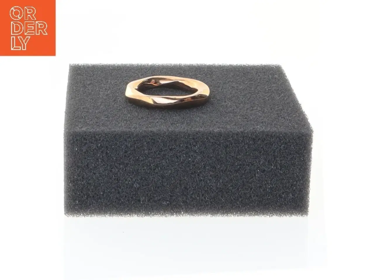 Billede 4 - Dekorativ Ring (str. 56)