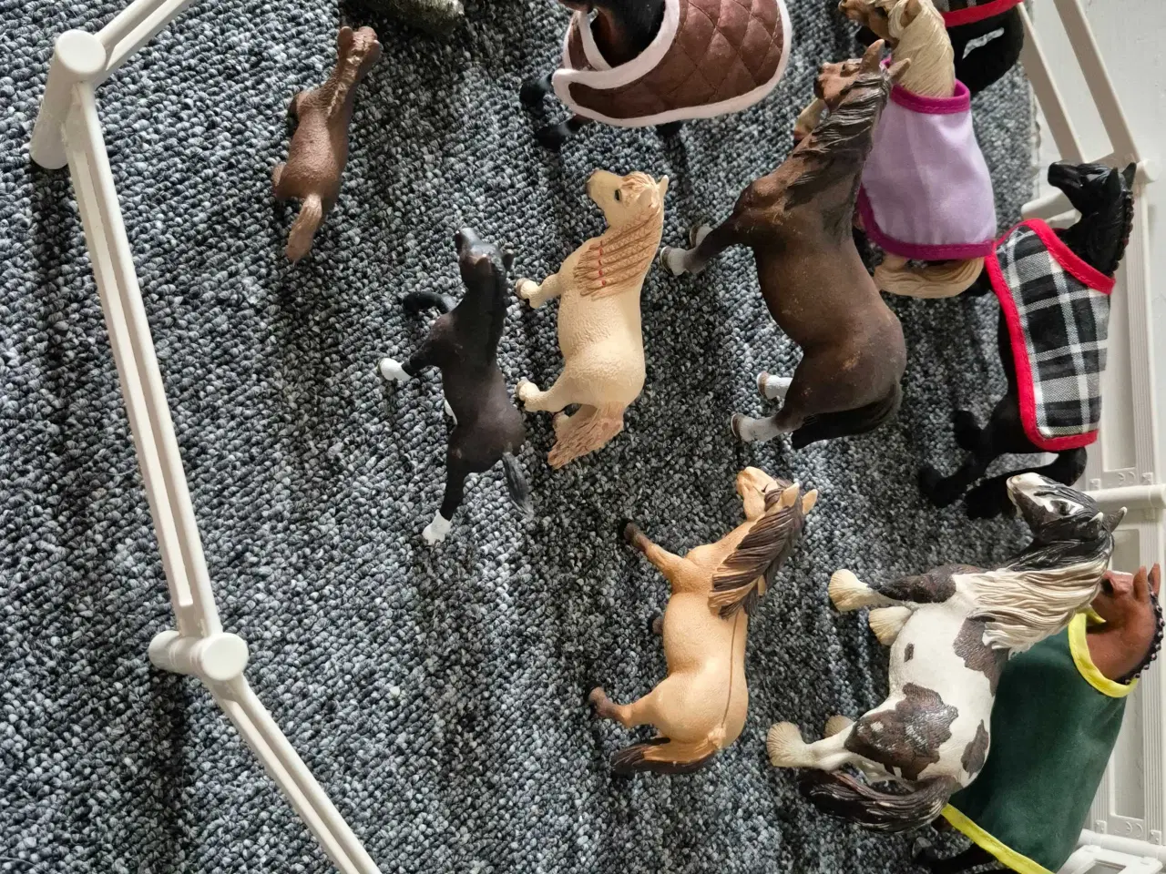 Billede 9 - Schleich heste, stald, en masse tilbehør