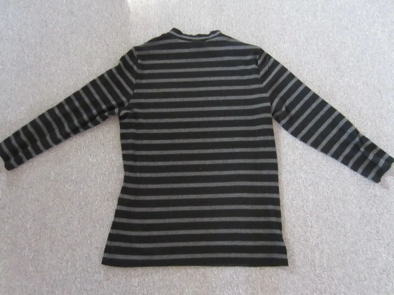Billede 5 - Smart bluse - trøje fra Pigalle i str. M