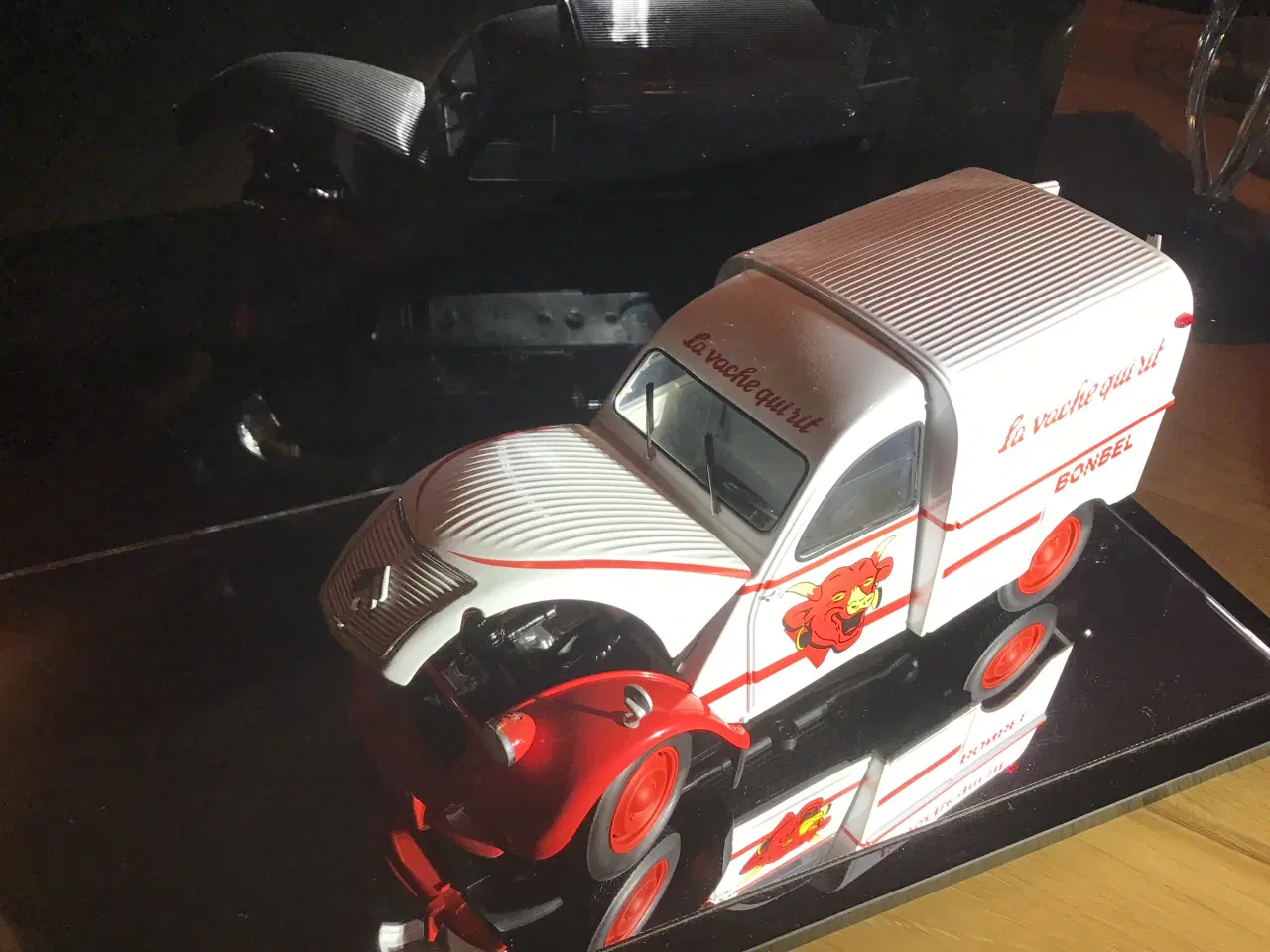 Billede 4 - Modelbil 1:18. CITROEN 2CV.