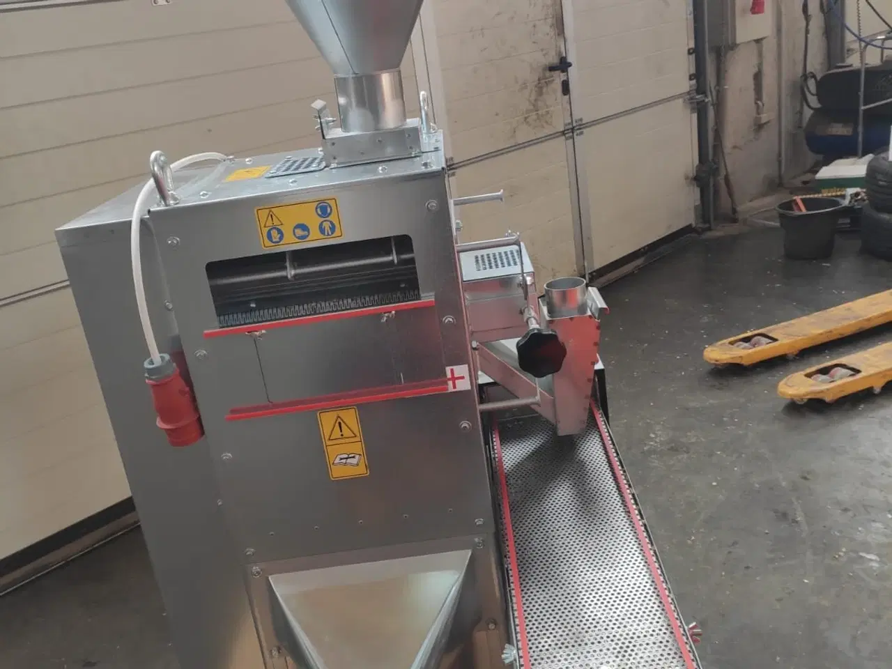 Billede 1 - Sælger skrællemaskine til havre, spelt, solsikke, 