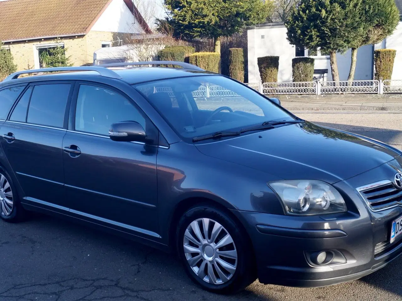 Billede 3 - Toyota Avensis 2,0 D-4D DPF Linea Sol 126HK Stc 6g