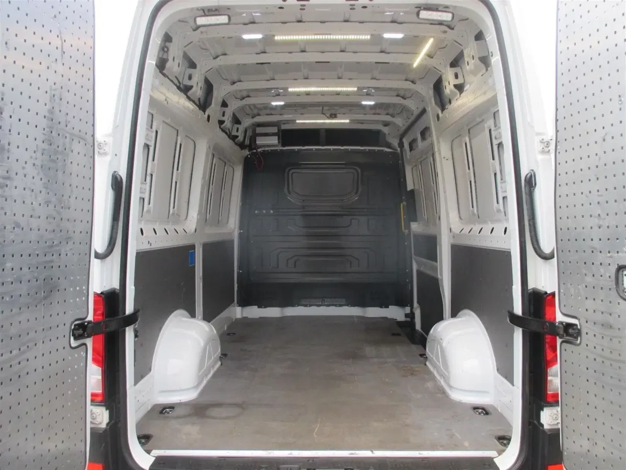 Billede 15 - VW Crafter L3H3 2,0 TDI SCR 140HK Van 6g