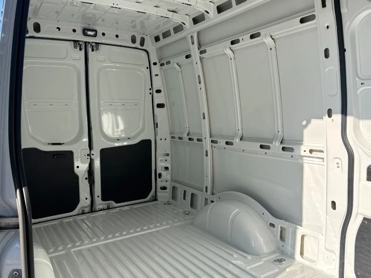 Billede 13 - Iveco Daily 3,0 35S18 12m³ Van AG8