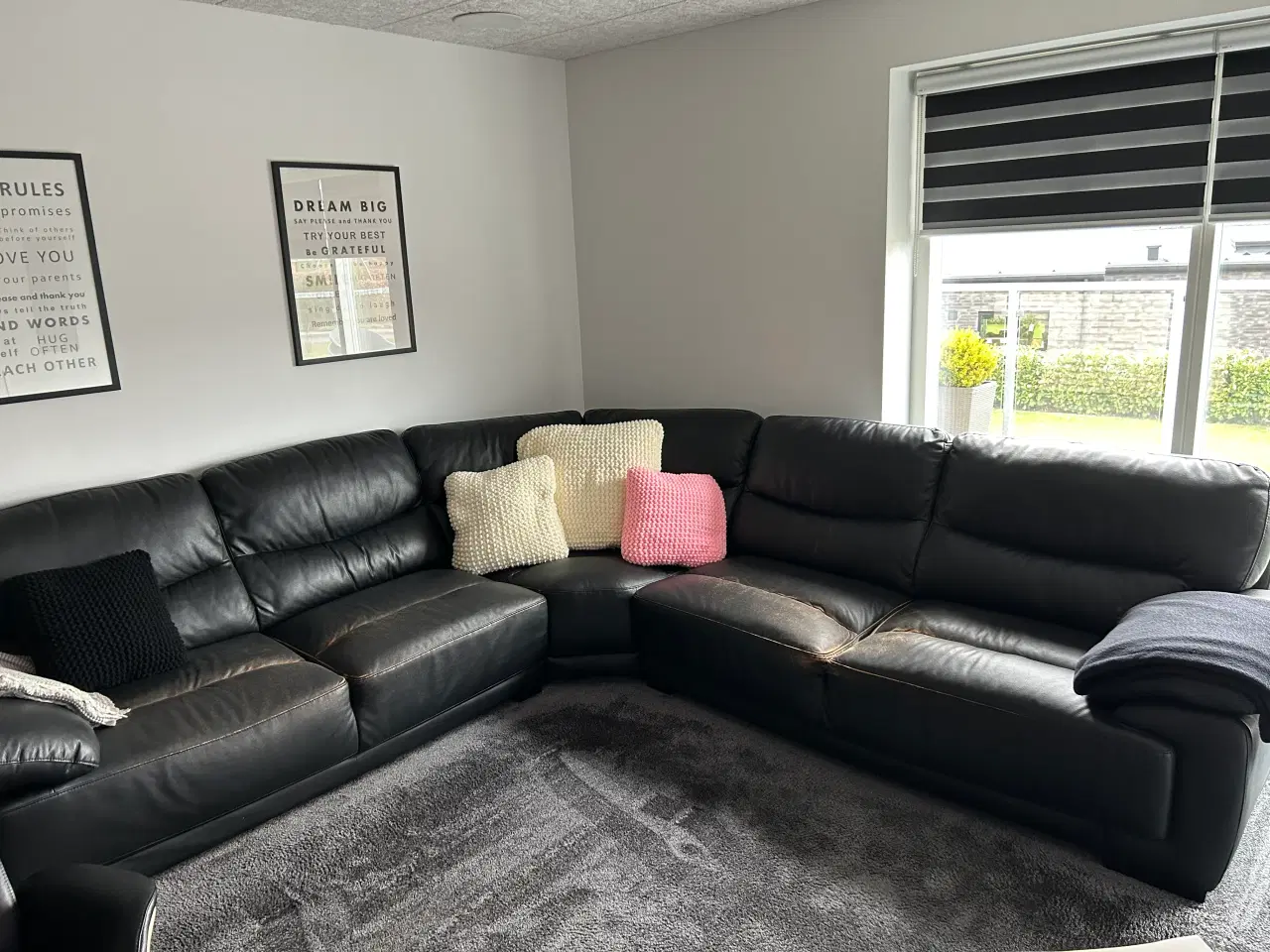 Billede 1 - Hjørnesofa i sort læderlook