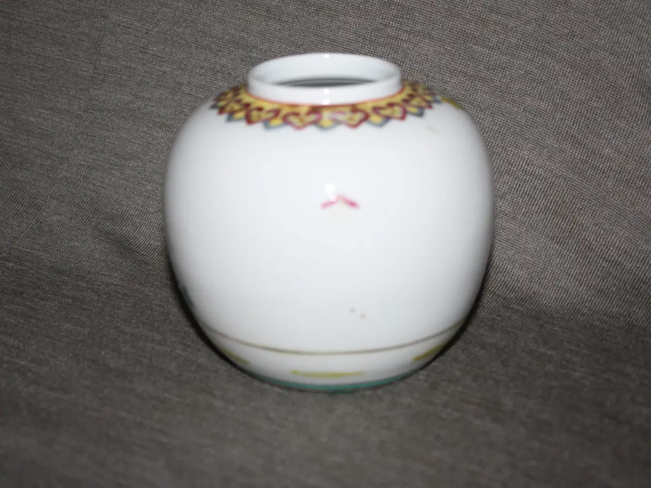 Billede 7 - Kinesisk vase højde højde 10 cm