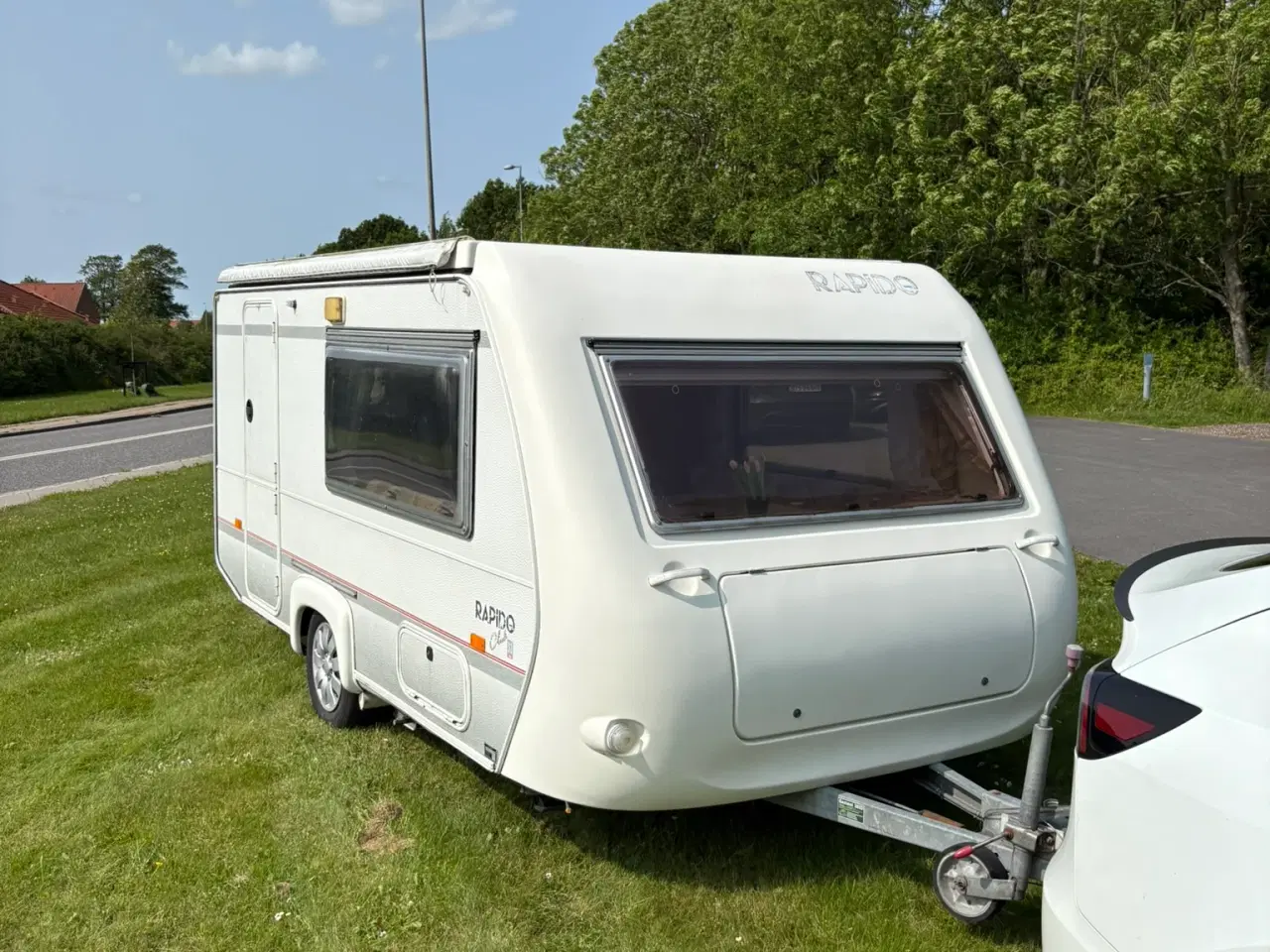 Billede 1 - Campingvogn med popup tag.