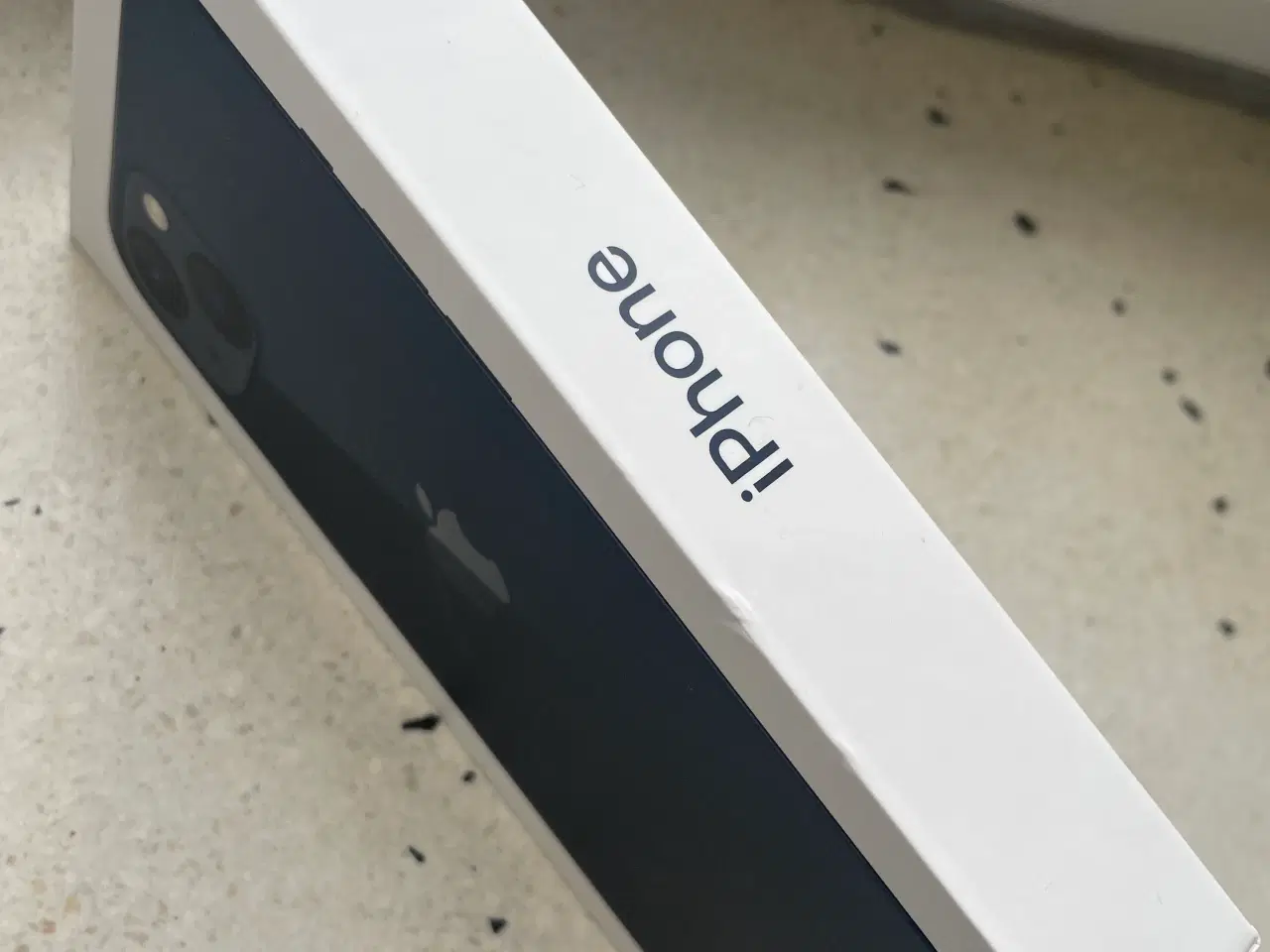 Billede 2 - iPhone 13 – 128GB – Helt ny & uåbnet 📱
