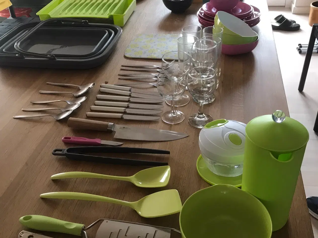 Billede 13 - UDSTYR TIL CAMPINGKØKKEN OG CAMPING
