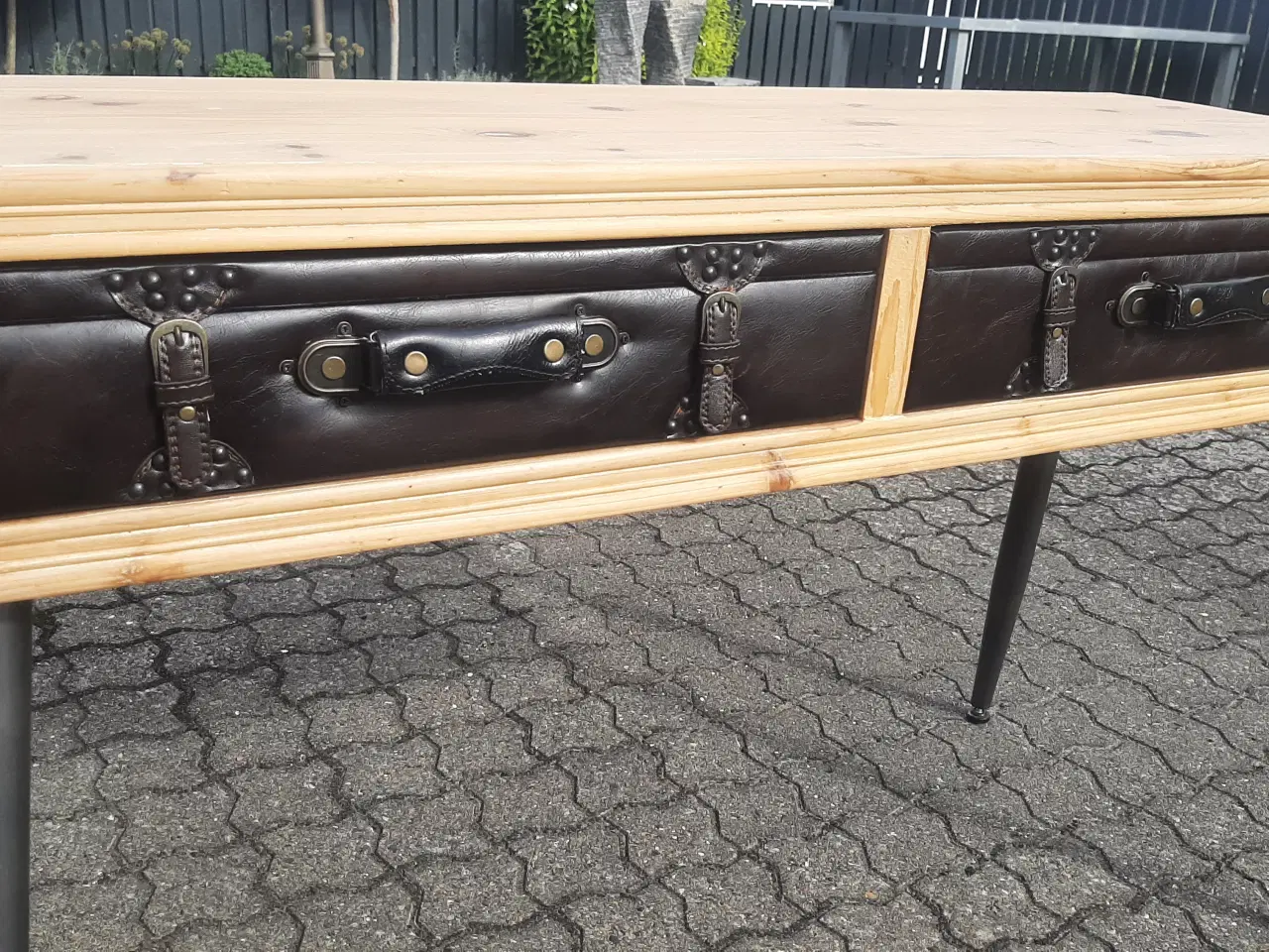Billede 1 - Konsolbord massivt grantræ 