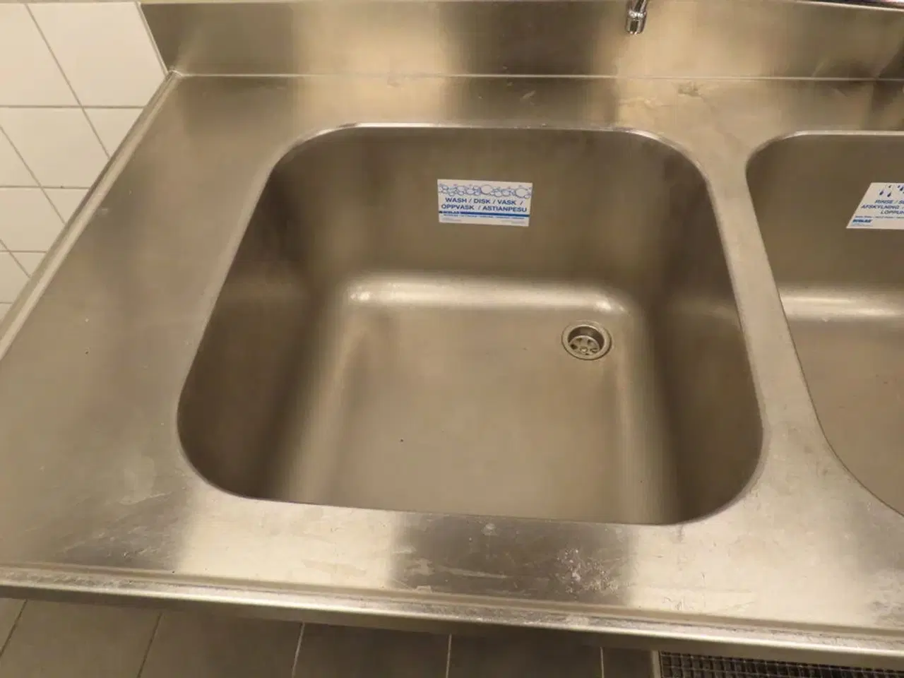 Billede 4 - Vaskebord med tre kummer