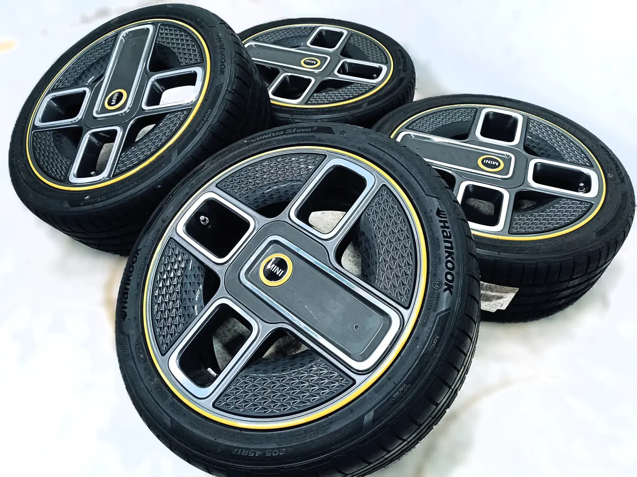 Billede 2 - 5x112 17" ET54 nav 66,6ø MINI sommersæt inkl.TPMS 