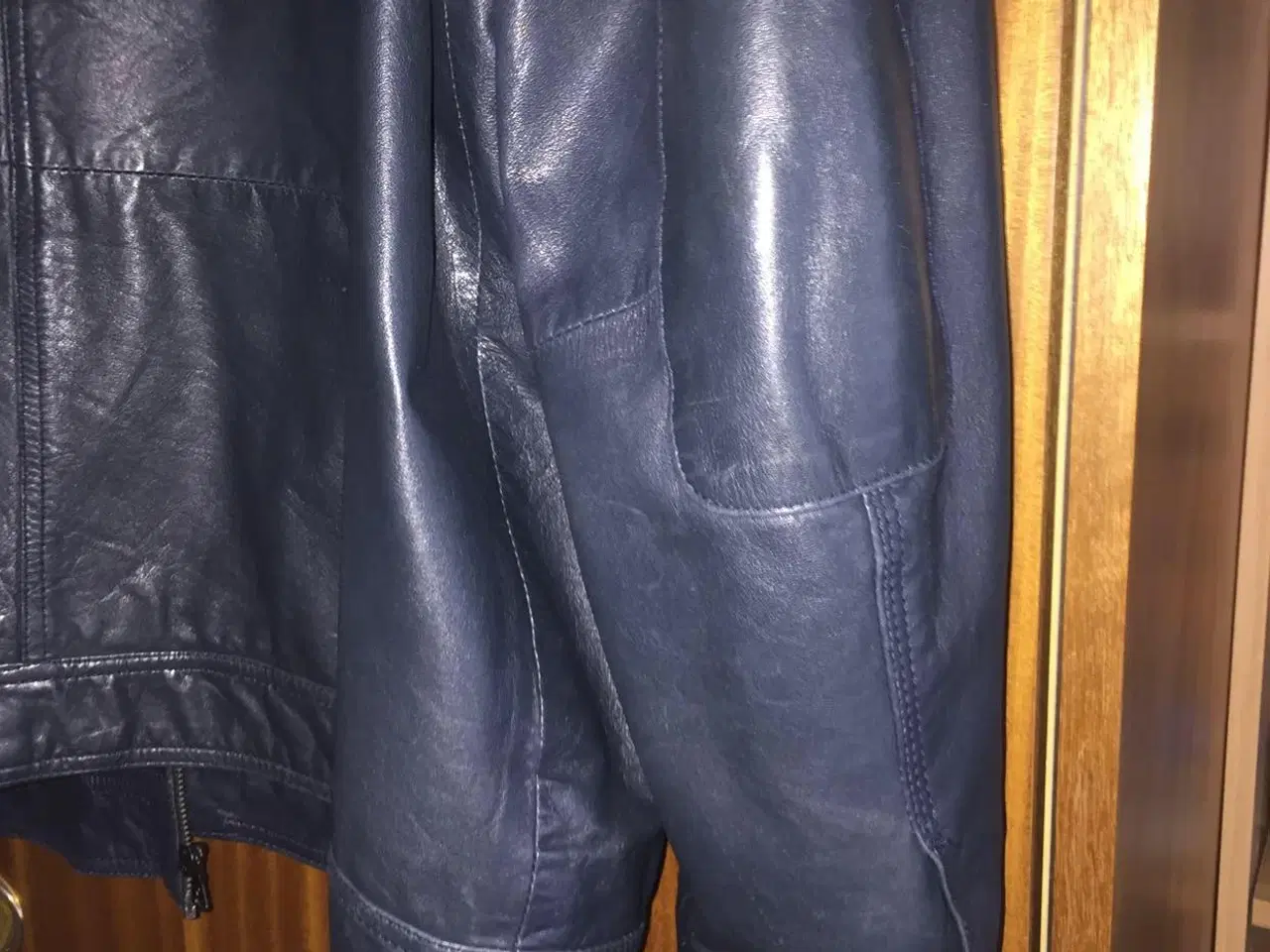 Billede 2 - Skind jakke i blødt læder blå canson
