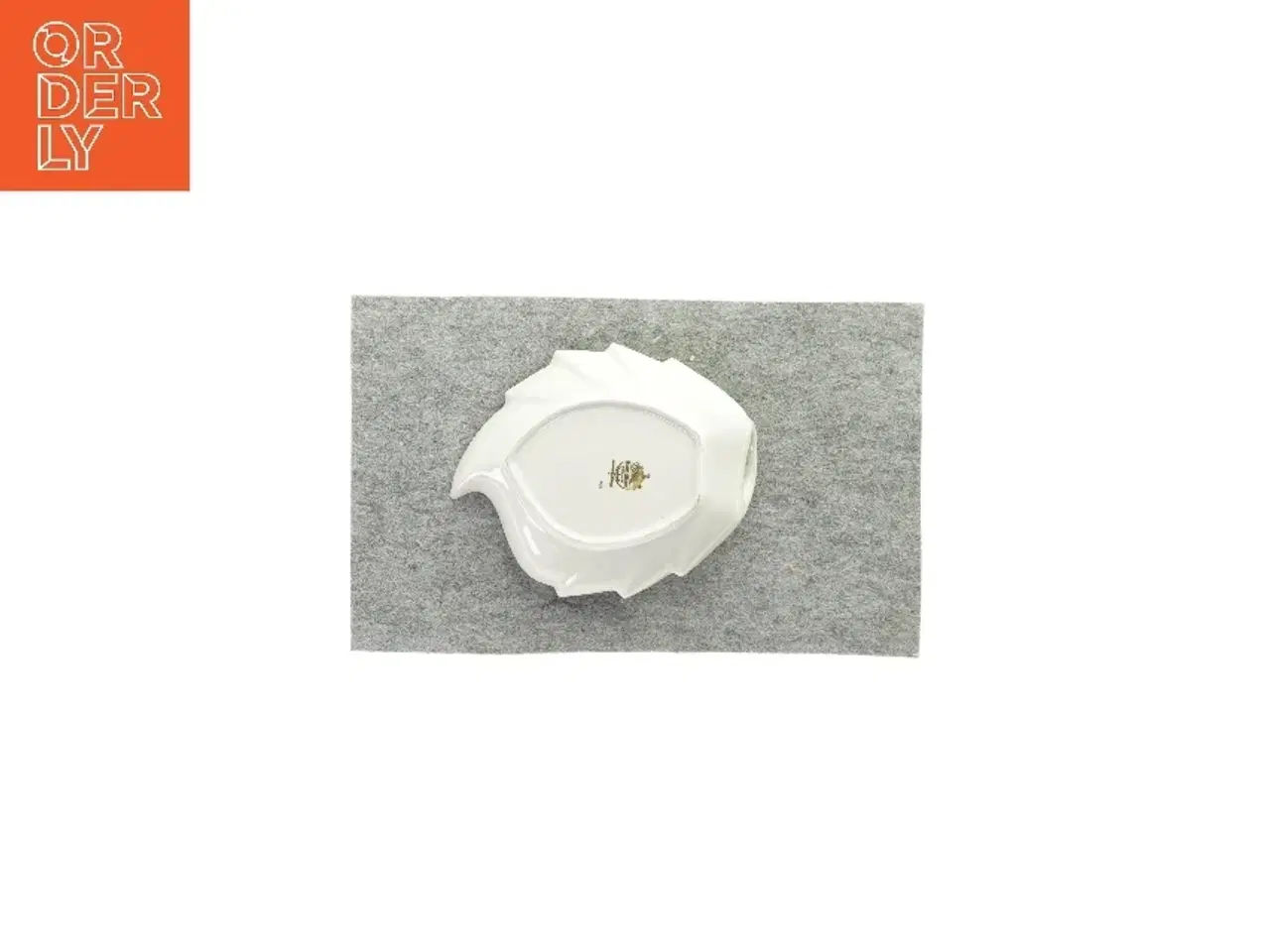 Billede 2 - Dekorativt fad fra Bucka&Nissen (str. LB:24x19cm)