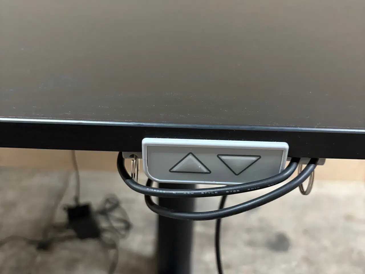 Billede 4 - Skrivebord Hæve/Sænke – elektrisk.