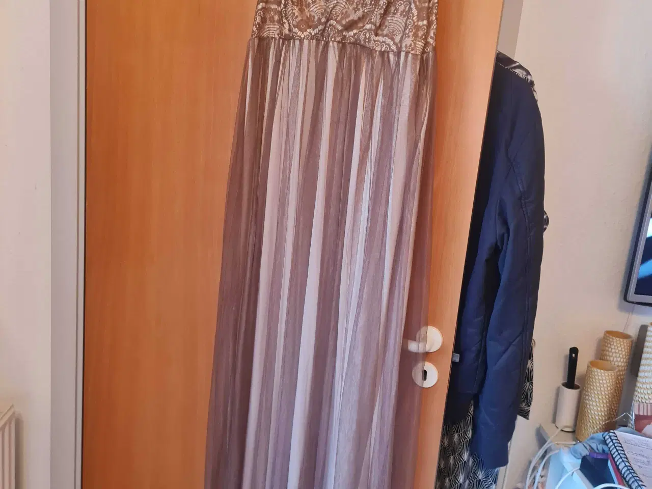 Billede 11 - Vila festlig kjole str XL 42