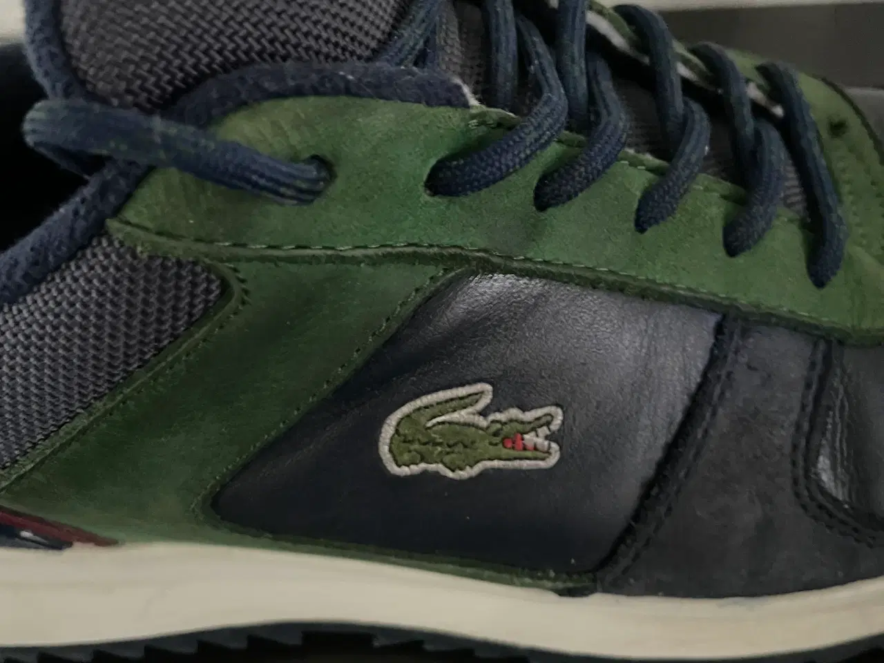 Billede 3 - Lacoste løbesko str. 41 navy/grøn/rød