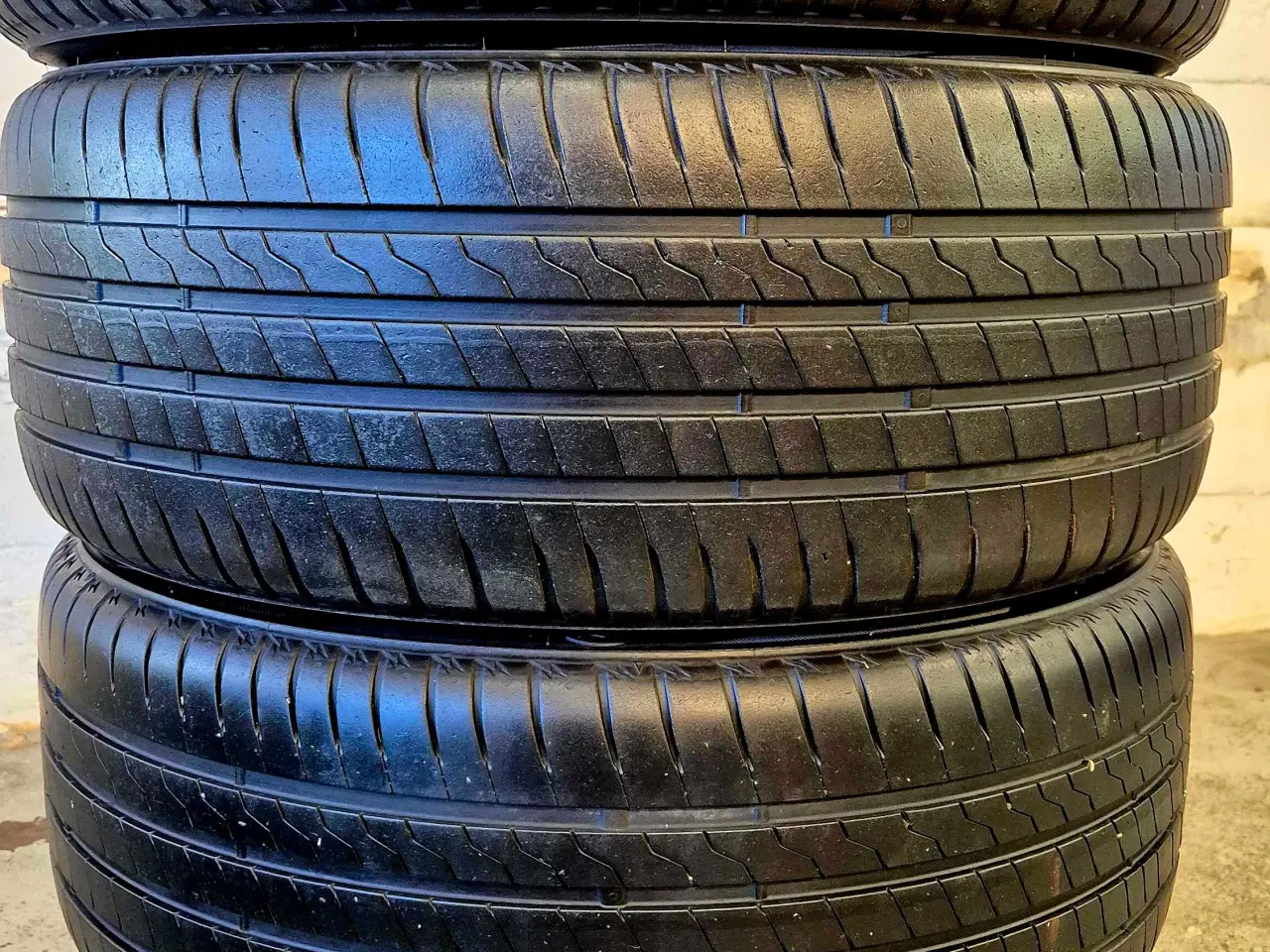 Billede 3 - FORD 18" ORIGINAL ALUFÆLGE MED SOMMERDÆK 5x108