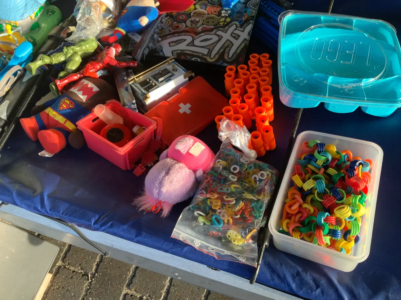 Billede 5 - Flyttekasse fyldt med legetøj