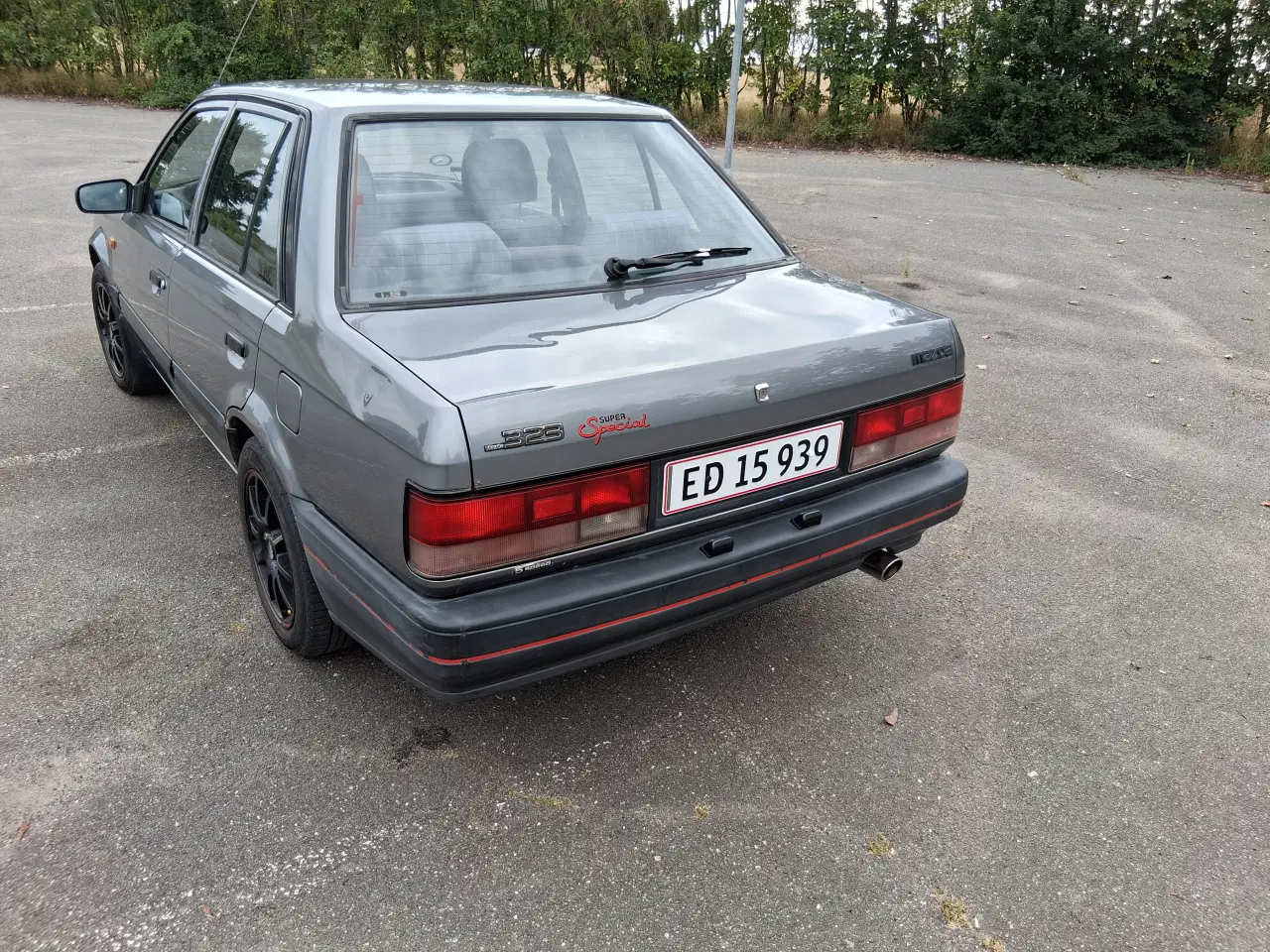Billede 3 - Mazda 323 veteranbil 