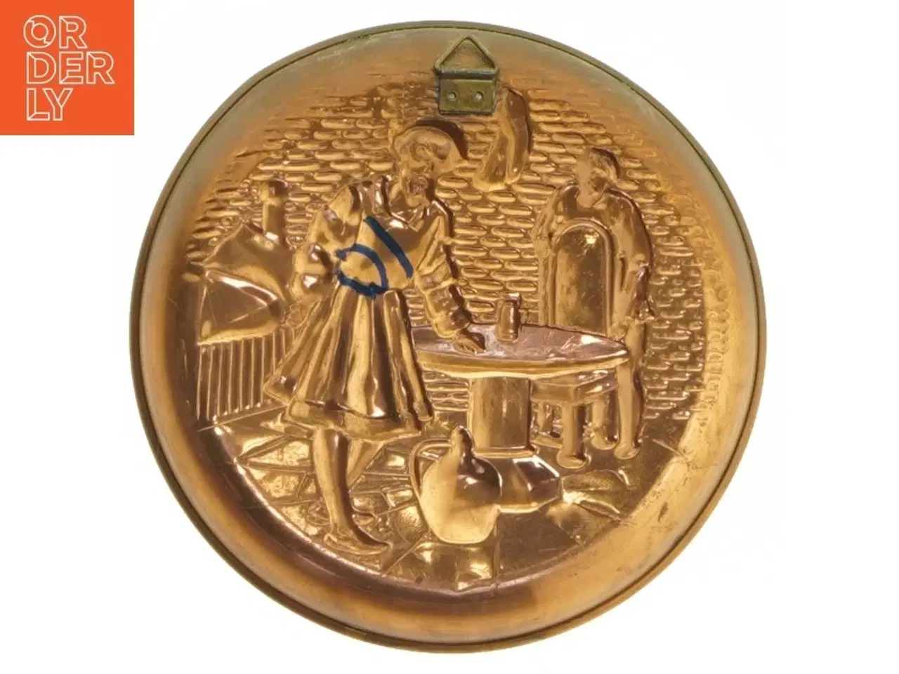 Billede 4 - Væghængt fad i kobber med relief (str. Ø 12,5x1,5 cm)