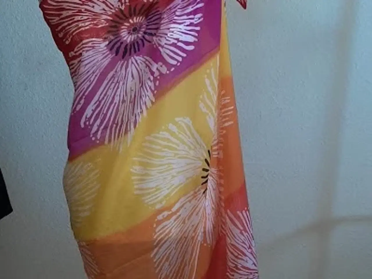 Billede 19 - Tørklæder-i multifarvet,m.skønne blomster print