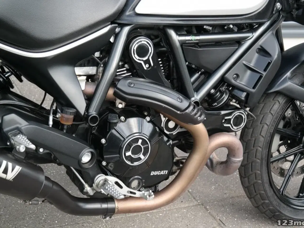 Billede 10 - Ducati Scrambler Icon Dark MC-SYD       BYTTER GERNE