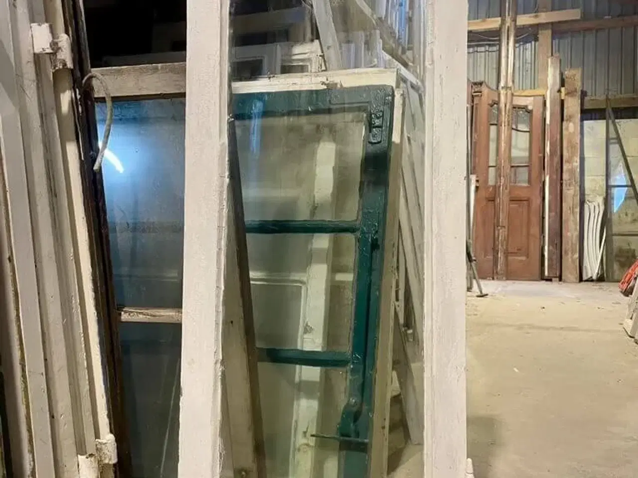 Billede 2 - Smal vinduesramme m. blæst glas