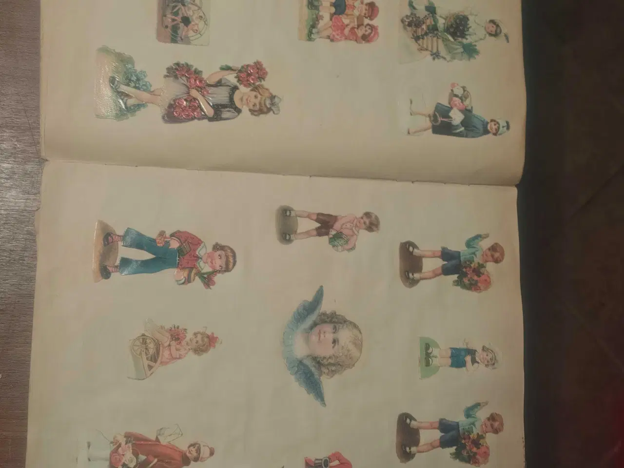 Billede 13 - Gammel bog med mange glansbilleder 